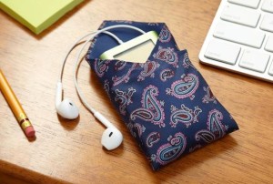 corbata de teléfono inteligente con mouse